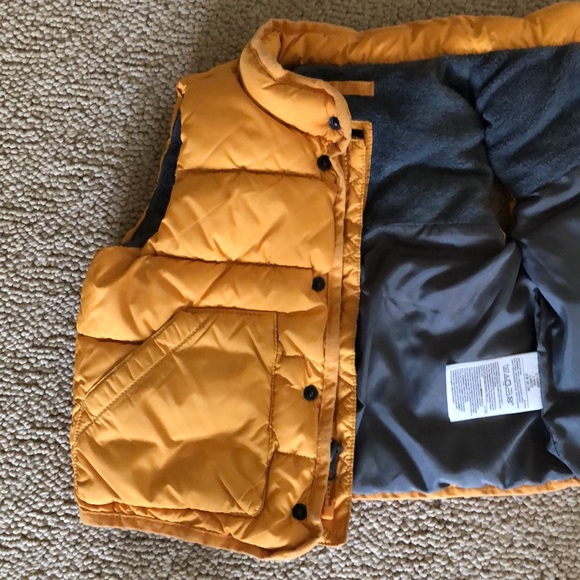BABY GAP yellow unisex toddler puffy vest - Picture 4 of 16